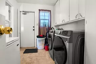 1629 W Poplar St, Stockton, CA 95203 - Photo 13