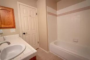 8809 Bridalsmith Dr, Sacramento, CA 95828 - Photo 25