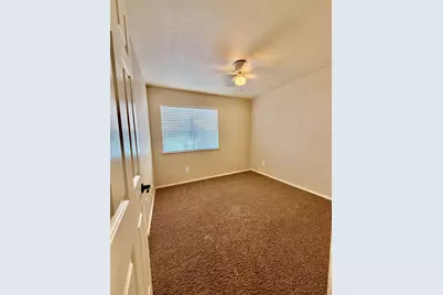 8809 Bridalsmith Drive, Sacramento, CA 95828 - Photo 15