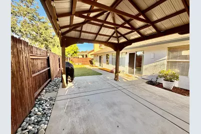 8809 Bridalsmith Drive, Sacramento, CA 95828 - Photo 31