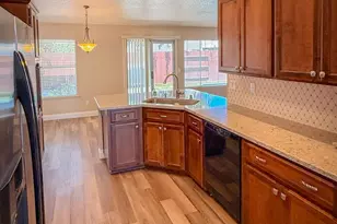 8809 Bridalsmith Dr, Sacramento, CA 95828 - Photo 9