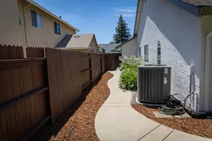 8809 Bridalsmith Dr, Sacramento, CA 95828 - Photo 49