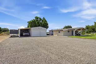 543 S Blossom Rd, Waterford, CA 95386 - Photo 9