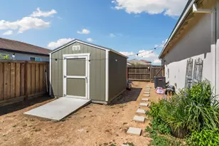 749 Creekview Cir, Galt, CA 95632 - Photo 27