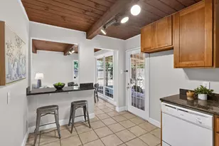5805 61st St, Sacramento, CA 95824 - Photo 9
