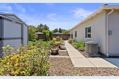 1991 Jamison Creek Way, Plumas Lake, CA 95961 - Photo 35