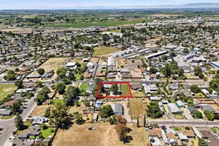 917 9th St, Turlock, CA 95380 - Photo 37