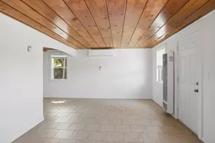 917 9th St, Turlock, CA 95380 - Photo 9