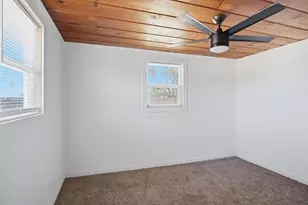 917 9th St, Turlock, CA 95380 - Photo 7