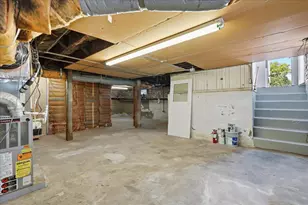 816 Alhambra Blvd, Sacramento, CA 95816 - Photo 35