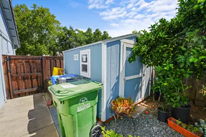 8334 Delta Sand Court, Elk Grove, CA 95758 - Photo 43