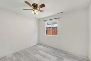 5560 Landon Ln, Riverbank, CA 95367 - Photo 15