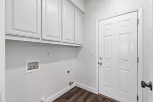 9445 Brookmont Ct, Elk Grove, CA 95624 - Photo 17