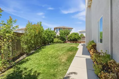 9445 Brookmont Court, Elk Grove, CA 95624 - Photo 39