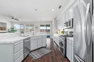 9445 Brookmont Ct, Elk Grove, CA 95624 - Photo 15