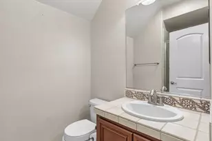 15939 Crescent Park Cir, Lathrop, CA 95330 - Photo 19