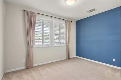 15939 Crescent Park Circle, Lathrop, CA 95330 - Photo 17