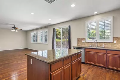 15939 Crescent Park Circle, Lathrop, CA 95330 - Photo 13
