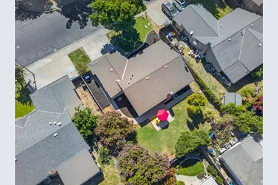 1437 Entrada Way, Modesto, CA 95355 - Photo 47