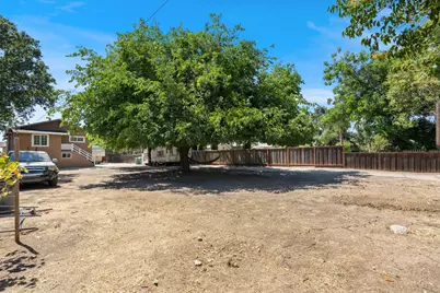 941 Burkett Avenue, Stockton, CA 95205 - Photo 5