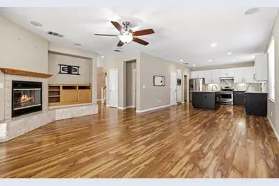 10422 Henshaw Drive, Stockton, CA 95219 - Photo 13
