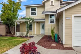 2061 Royal Wood Ln, Turlock, CA 95380 - Photo 5