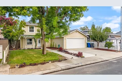2061 Royal Wood Lane, Turlock, CA 95380 - Photo 3
