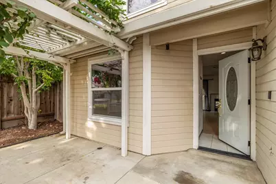 2061 Royal Wood Lane, Turlock, CA 95380 - Photo 7