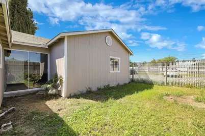 1613 9th Ave, Olivehurst, CA 95961 - Photo 5