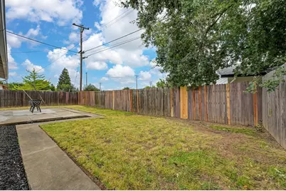 8894 Sharkey Avenue, Elk Grove, CA 95624 - Photo 29