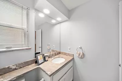 8660 N Delahye Circle, Sacramento, CA 95828 - Photo 33
