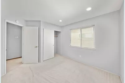 8660 N Delahye Circle, Sacramento, CA 95828 - Photo 31
