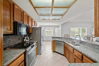 8660 N Delahye Circle, Sacramento, CA 95828 - Photo 7
