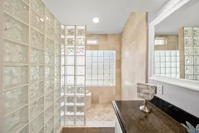 8660 N Delahye Circle, Sacramento, CA 95828 - Photo 23