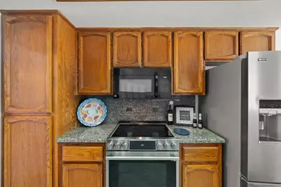 8660 N Delahye Circle, Sacramento, CA 95828 - Photo 11