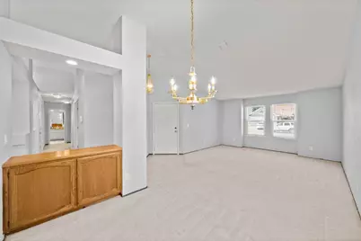 8660 N Delahye Circle, Sacramento, CA 95828 - Photo 17
