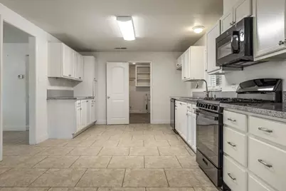 2109 Dee Court, Modesto, CA 95350 - Photo 9