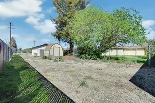 2966 Hillview Dr, Yuba City, CA 95993 - Photo 17