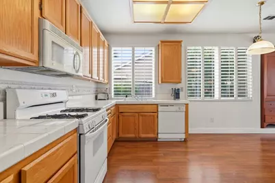 6650 Chesterbrook Drive, Elk Grove, CA 95758 - Photo 13