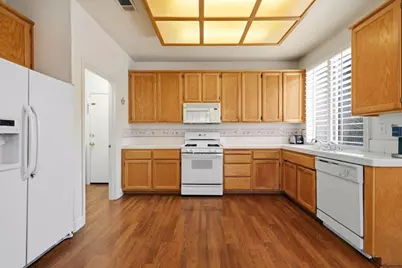 6650 Chesterbrook Drive, Elk Grove, CA 95758 - Photo 11