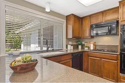 6710 Steamboat Way, Sacramento, CA 95831 - Photo 9