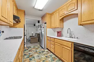 808 Ford Ct, Modesto, CA 95350 - Photo 7