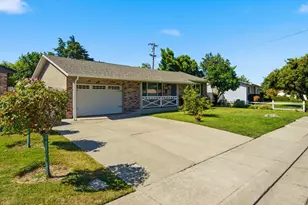 610 E Robinhood Dr, Stockton, CA 95207 - Photo 11
