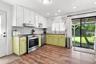 610 E Robinhood Dr, Stockton, CA 95207 - Photo 27