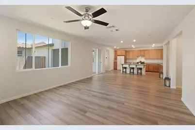 1457 W Woodward Avenue, Manteca, CA 95337 - Photo 7