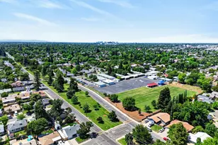 4960 Bradford Dr, Sacramento, CA 95820 - Photo 47