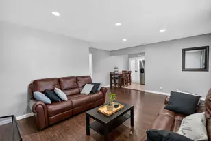 4960 Bradford Dr, Sacramento, CA 95820 - Photo 15