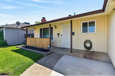 4960 Bradford Drive, Sacramento, CA 95820 - Photo 5