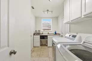 2726 Marina Point Ln, Elk Grove, CA 95758 - Photo 19