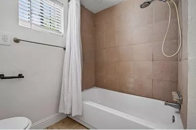 2398 Oakmont Street, Sacramento, CA 95815 - Photo 13